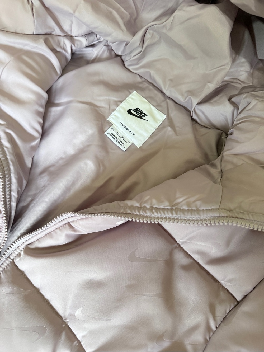 Nike Puffer Jacket - Picture 3 of 3